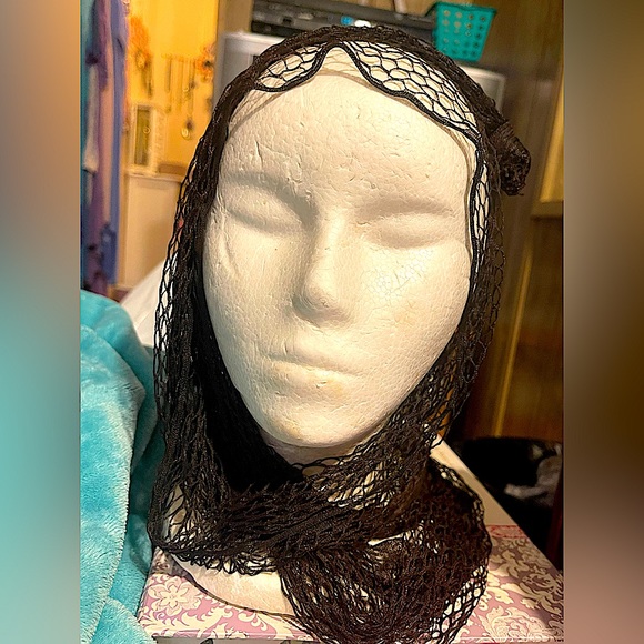 silky soft vintage Lace net scarf knotted ends excellent condition 50s/40s - Picture 3 of 6